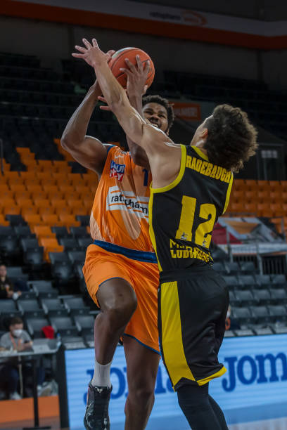 潜移默化的 潜移默化的